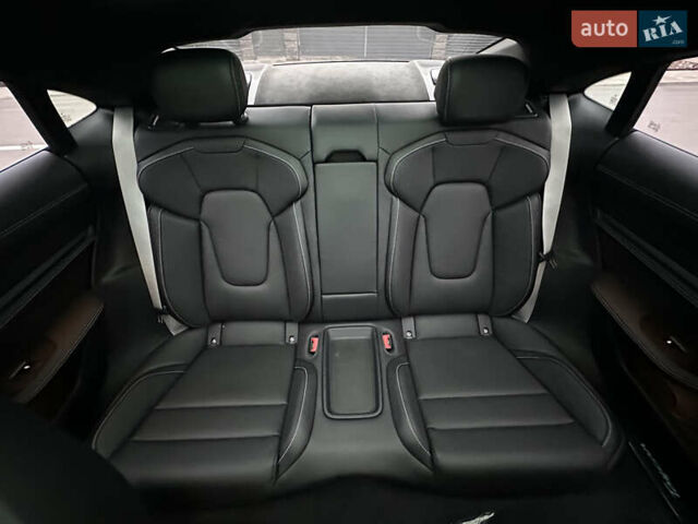 Чорний Порше Тайкан, об'ємом двигуна 0 л та пробігом 1 тис. км за 107700 $, фото 25 на Automoto.ua