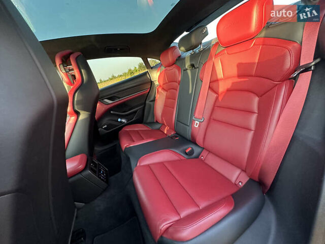 Черный Порше Тайкан, объемом двигателя 0 л и пробегом 29 тыс. км за 85800 $, фото 14 на Automoto.ua