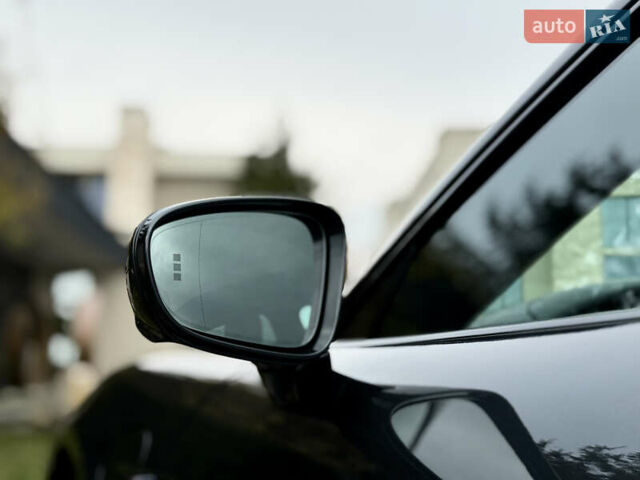 Чорний Порше Тайкан, об'ємом двигуна 0 л та пробігом 33 тис. км за 88900 $, фото 22 на Automoto.ua