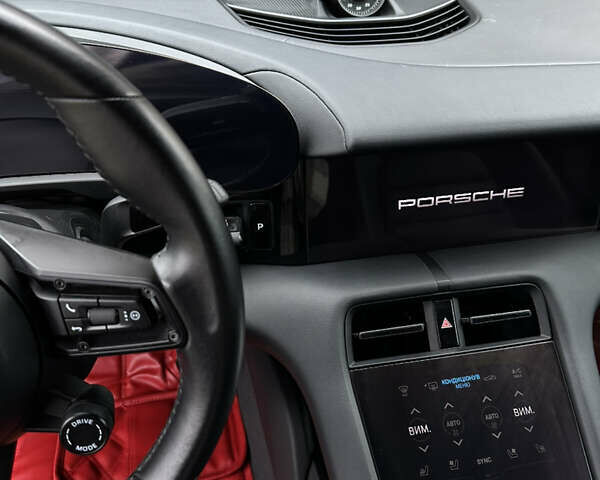 Черный Порше Тайкан, объемом двигателя 0 л и пробегом 84 тыс. км за 65000 $, фото 14 на Automoto.ua