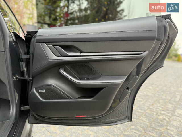 Чорний Порше Тайкан, об'ємом двигуна 0 л та пробігом 33 тис. км за 88900 $, фото 83 на Automoto.ua