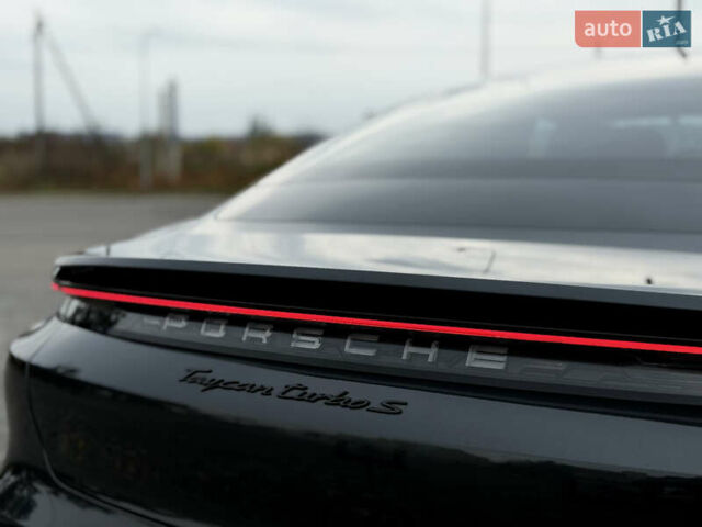 Чорний Порше Тайкан, об'ємом двигуна 0 л та пробігом 33 тис. км за 88900 $, фото 16 на Automoto.ua