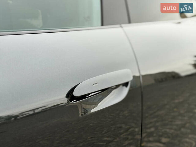 Чорний Порше Тайкан, об'ємом двигуна 0 л та пробігом 33 тис. км за 88900 $, фото 23 на Automoto.ua