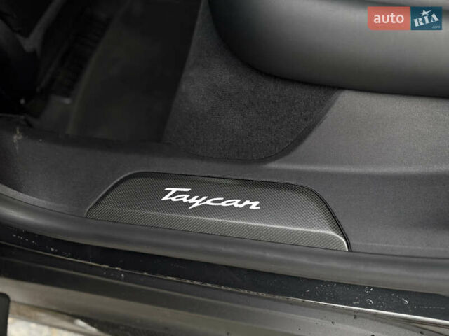 Чорний Порше Тайкан, об'ємом двигуна 0 л та пробігом 33 тис. км за 88900 $, фото 75 на Automoto.ua