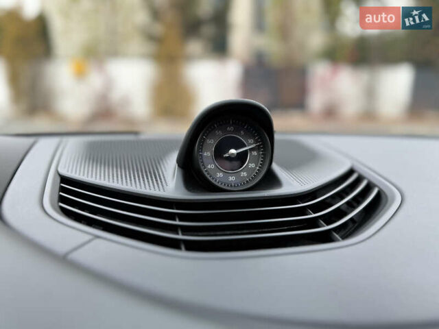 Чорний Порше Тайкан, об'ємом двигуна 0 л та пробігом 33 тис. км за 88900 $, фото 58 на Automoto.ua