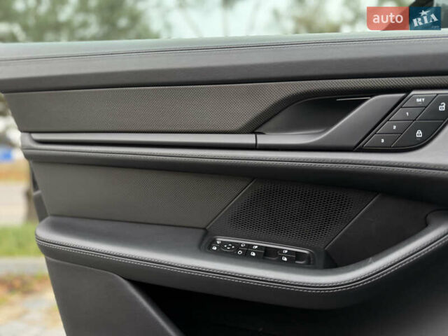 Чорний Порше Тайкан, об'ємом двигуна 0 л та пробігом 33 тис. км за 88900 $, фото 40 на Automoto.ua