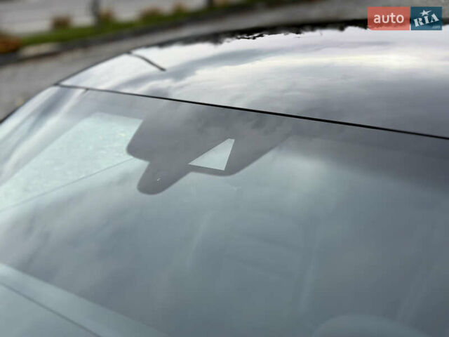 Чорний Порше Тайкан, об'ємом двигуна 0 л та пробігом 33 тис. км за 88900 $, фото 19 на Automoto.ua