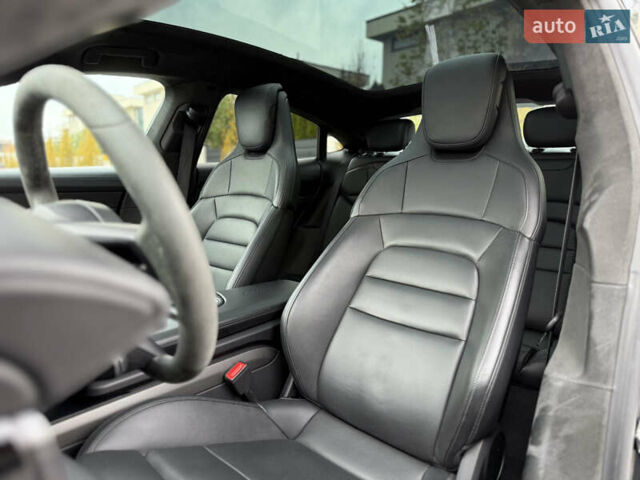 Чорний Порше Тайкан, об'ємом двигуна 0 л та пробігом 33 тис. км за 88900 $, фото 45 на Automoto.ua