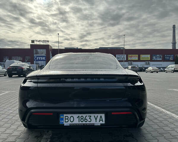 Черный Порше Тайкан, объемом двигателя 0 л и пробегом 84 тыс. км за 65000 $, фото 7 на Automoto.ua