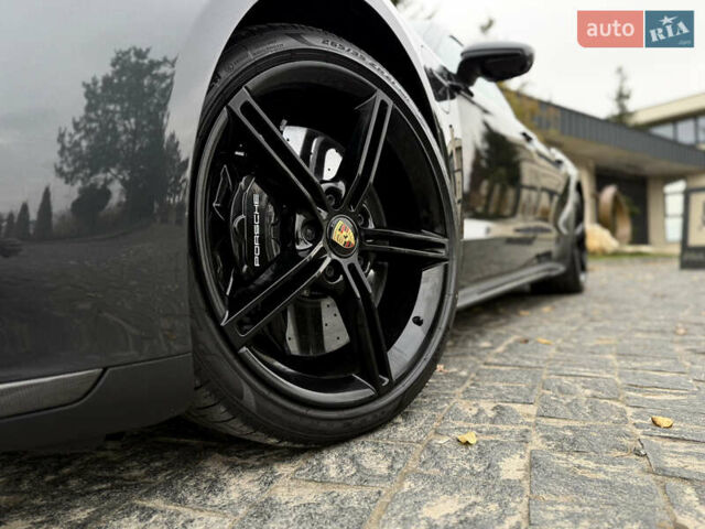 Чорний Порше Тайкан, об'ємом двигуна 0 л та пробігом 33 тис. км за 88900 $, фото 10 на Automoto.ua