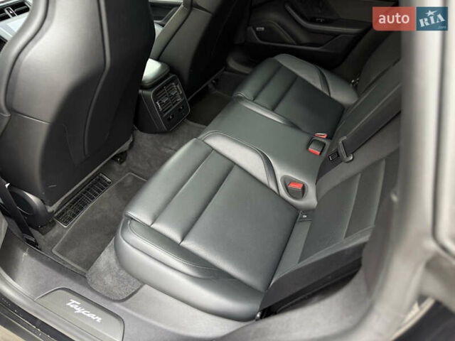 Чорний Порше Тайкан, об'ємом двигуна 0 л та пробігом 33 тис. км за 88900 $, фото 76 на Automoto.ua