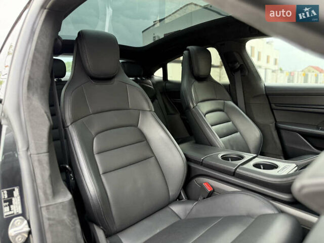 Чорний Порше Тайкан, об'ємом двигуна 0 л та пробігом 33 тис. км за 88900 $, фото 89 на Automoto.ua