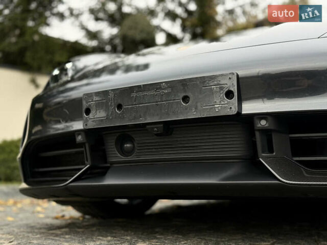 Чорний Порше Тайкан, об'ємом двигуна 0 л та пробігом 33 тис. км за 88900 $, фото 7 на Automoto.ua