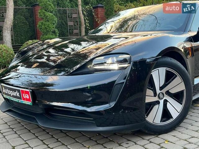 Черный Порше Тайкан, объемом двигателя 0 л и пробегом 41 тыс. км за 49980 $, фото 4 на Automoto.ua