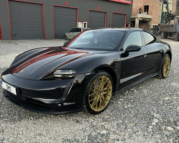 Черный Порше Тайкан, объемом двигателя 0 л и пробегом 40 тыс. км за 88500 $, фото 3 на Automoto.ua