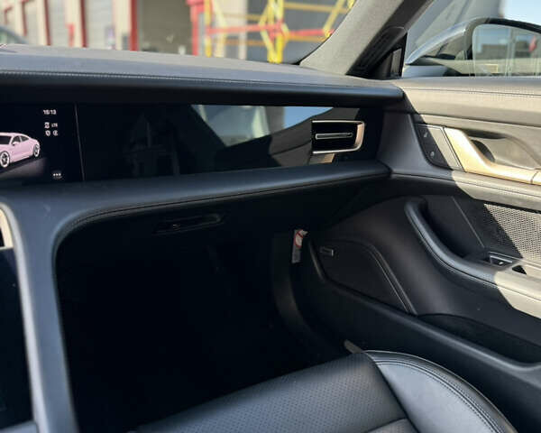 Черный Порше Тайкан, объемом двигателя 0 л и пробегом 40 тыс. км за 88500 $, фото 20 на Automoto.ua