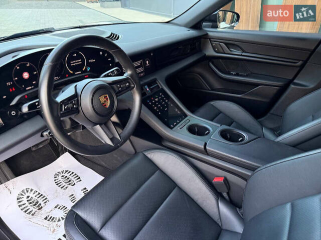 Черный Порше Тайкан, объемом двигателя 0 л и пробегом 34 тыс. км за 52000 $, фото 7 на Automoto.ua