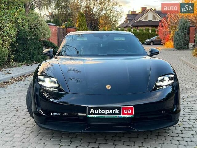 Черный Порше Тайкан, объемом двигателя 0 л и пробегом 41 тыс. км за 49980 $, фото 1 на Automoto.ua