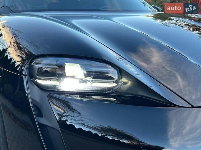 Черный Порше Тайкан, объемом двигателя 0 л и пробегом 41 тыс. км за 49980 $, фото 3 на Automoto.ua