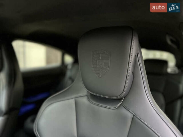 Черный Порше Тайкан, объемом двигателя 0 л и пробегом 9 тыс. км за 78000 $, фото 29 на Automoto.ua