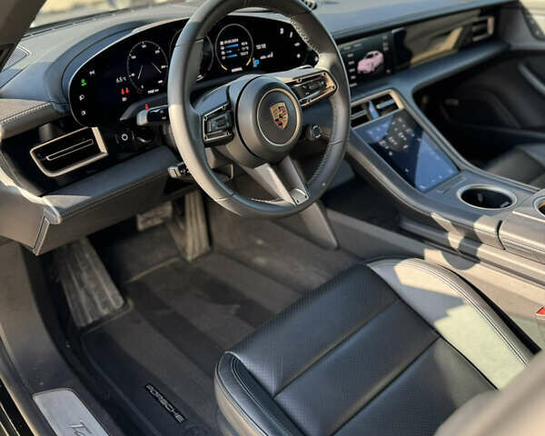 Черный Порше Тайкан, объемом двигателя 0 л и пробегом 40 тыс. км за 88500 $, фото 14 на Automoto.ua