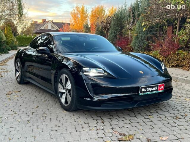 Черный Порше Тайкан, объемом двигателя 0 л и пробегом 41 тыс. км за 49980 $, фото 15 на Automoto.ua