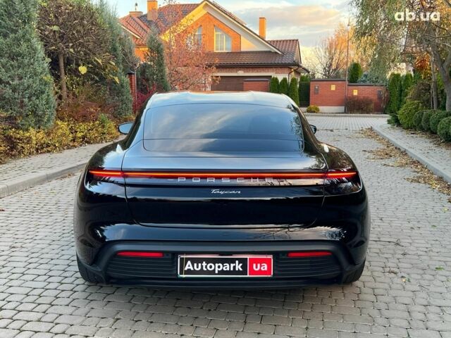 Черный Порше Тайкан, объемом двигателя 0 л и пробегом 41 тыс. км за 49980 $, фото 12 на Automoto.ua