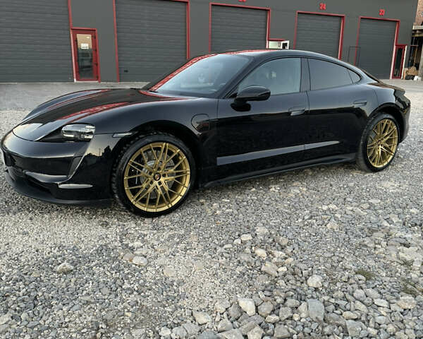 Черный Порше Тайкан, объемом двигателя 0 л и пробегом 40 тыс. км за 88500 $, фото 4 на Automoto.ua