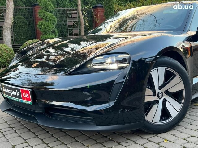 Черный Порше Тайкан, объемом двигателя 0 л и пробегом 41 тыс. км за 49980 $, фото 4 на Automoto.ua