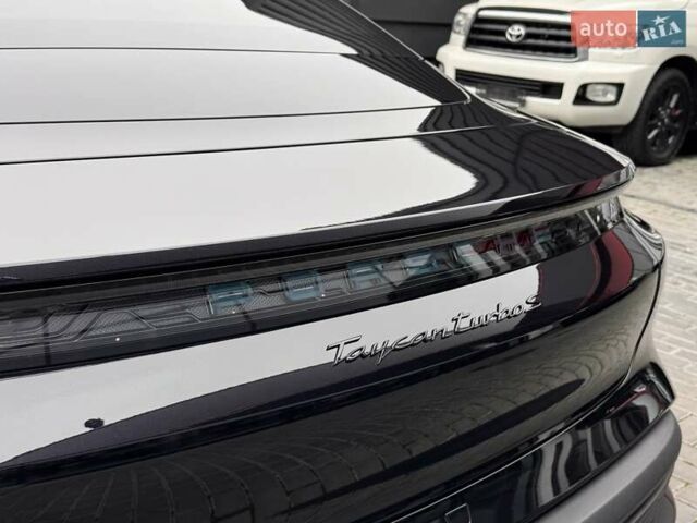 Черный Порше Тайкан, объемом двигателя 0 л и пробегом 20 тыс. км за 129900 $, фото 4 на Automoto.ua