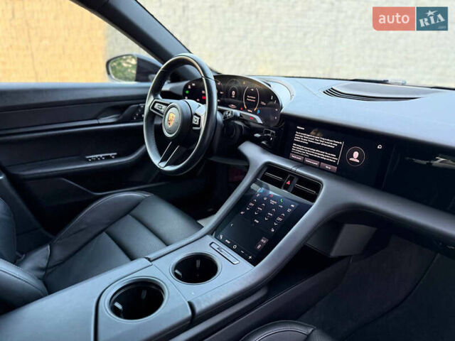 Черный Порше Тайкан, объемом двигателя 0 л и пробегом 34 тыс. км за 52000 $, фото 5 на Automoto.ua