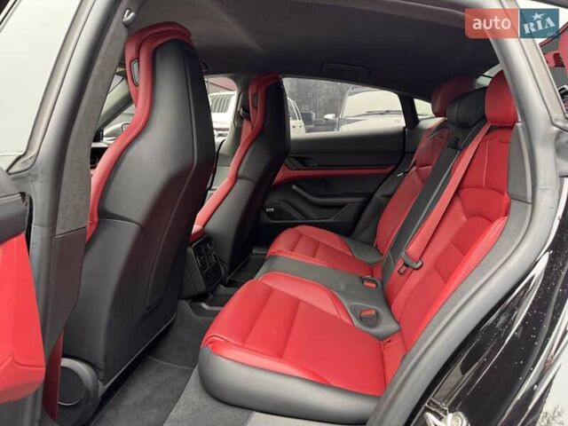 Черный Порше Тайкан, объемом двигателя 0 л и пробегом 20 тыс. км за 129900 $, фото 12 на Automoto.ua