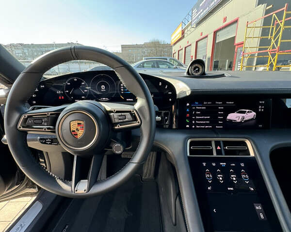 Черный Порше Тайкан, объемом двигателя 0 л и пробегом 40 тыс. км за 88500 $, фото 17 на Automoto.ua