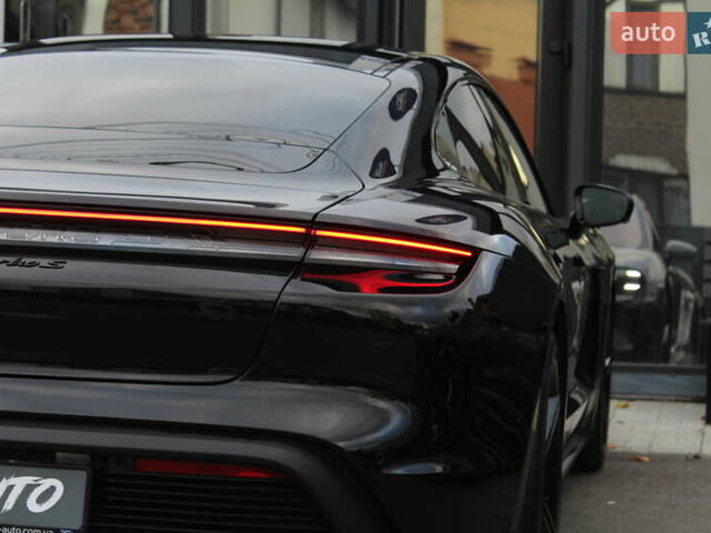 Черный Порше Тайкан, объемом двигателя 0 л и пробегом 1 тыс. км за 108800 $, фото 27 на Automoto.ua
