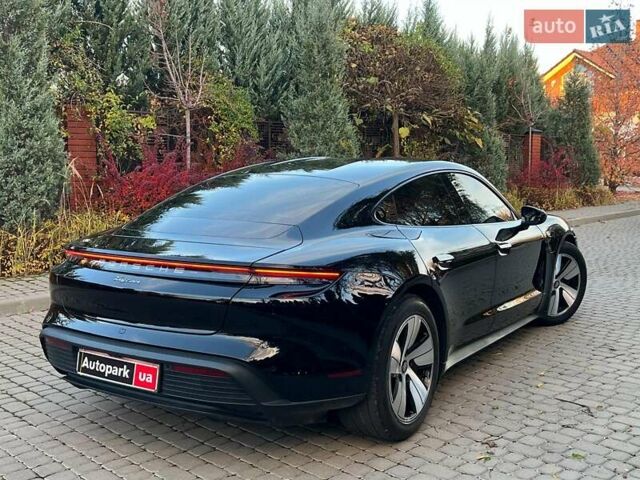 Черный Порше Тайкан, объемом двигателя 0 л и пробегом 41 тыс. км за 49980 $, фото 13 на Automoto.ua