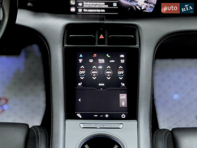 Черный Порше Тайкан, объемом двигателя 0 л и пробегом 9 тыс. км за 78000 $, фото 40 на Automoto.ua