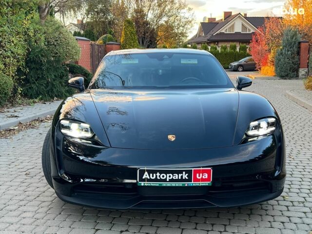 Черный Порше Тайкан, объемом двигателя 0 л и пробегом 41 тыс. км за 49980 $, фото 2 на Automoto.ua