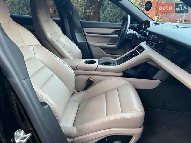 Черный Порше Тайкан, объемом двигателя 0 л и пробегом 41 тыс. км за 49980 $, фото 21 на Automoto.ua