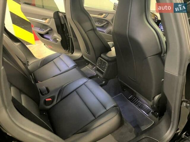 Черный Порше Тайкан, объемом двигателя 0 л и пробегом 43 тыс. км за 70000 $, фото 17 на Automoto.ua