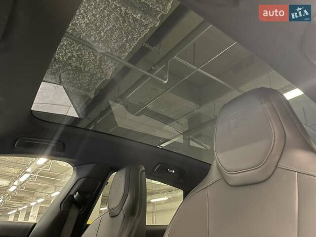 Черный Порше Тайкан, объемом двигателя 0 л и пробегом 43 тыс. км за 70000 $, фото 10 на Automoto.ua