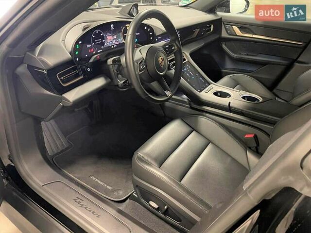 Черный Порше Тайкан, объемом двигателя 0 л и пробегом 43 тыс. км за 70000 $, фото 3 на Automoto.ua