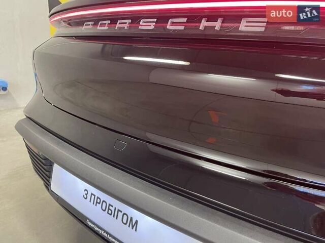 Черный Порше Тайкан, объемом двигателя 0 л и пробегом 43 тыс. км за 70000 $, фото 28 на Automoto.ua