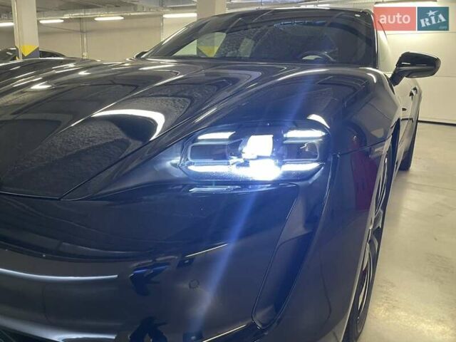 Черный Порше Тайкан, объемом двигателя 0 л и пробегом 43 тыс. км за 70000 $, фото 29 на Automoto.ua