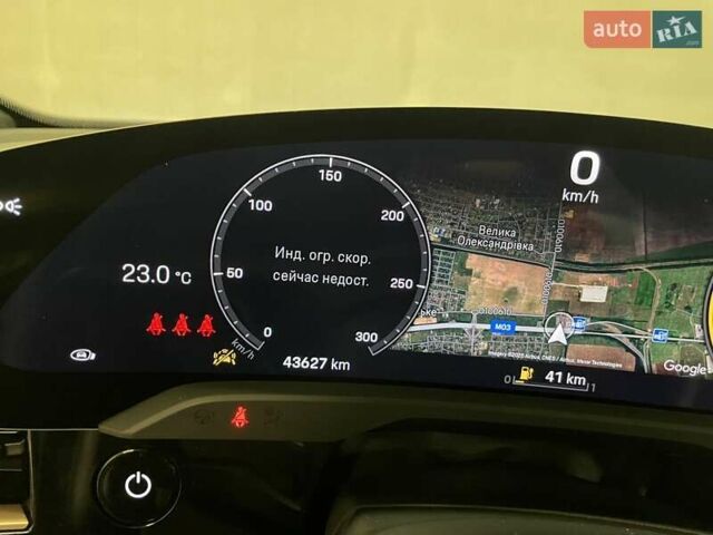 Черный Порше Тайкан, объемом двигателя 0 л и пробегом 43 тыс. км за 70000 $, фото 22 на Automoto.ua