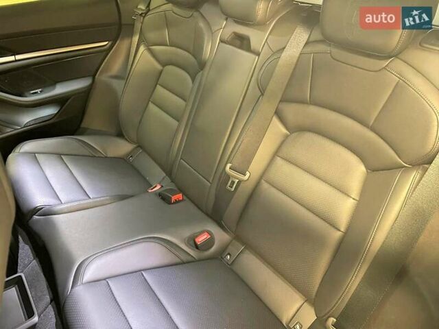 Черный Порше Тайкан, объемом двигателя 0 л и пробегом 43 тыс. км за 70000 $, фото 19 на Automoto.ua