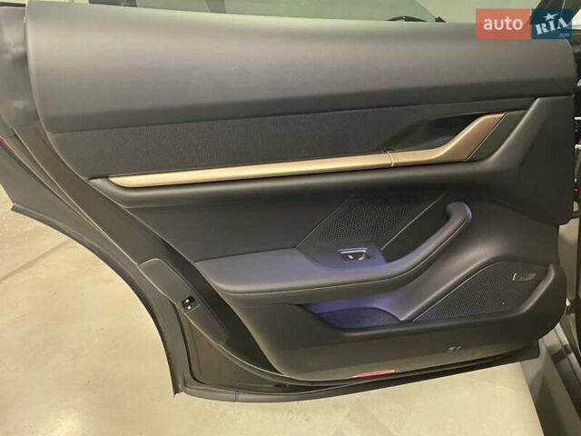 Черный Порше Тайкан, объемом двигателя 0 л и пробегом 43 тыс. км за 75000 $, фото 15 на Automoto.ua