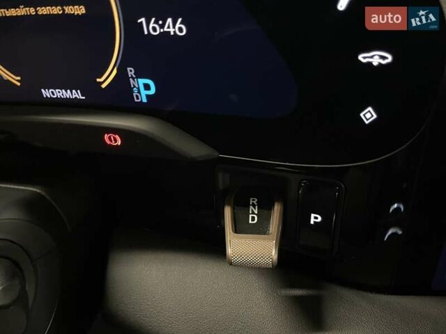 Черный Порше Тайкан, объемом двигателя 0 л и пробегом 43 тыс. км за 70000 $, фото 35 на Automoto.ua