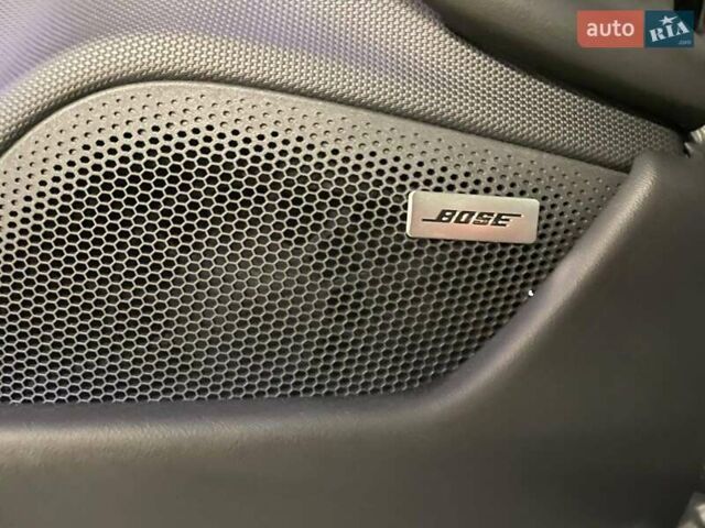 Черный Порше Тайкан, объемом двигателя 0 л и пробегом 43 тыс. км за 70000 $, фото 21 на Automoto.ua