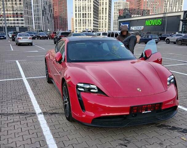 Красный Порше Тайкан, объемом двигателя 0 л и пробегом 32 тыс. км за 45000 $, фото 4 на Automoto.ua