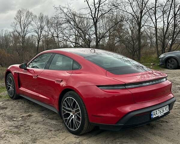 Красный Порше Тайкан, объемом двигателя 0 л и пробегом 32 тыс. км за 45000 $, фото 2 на Automoto.ua